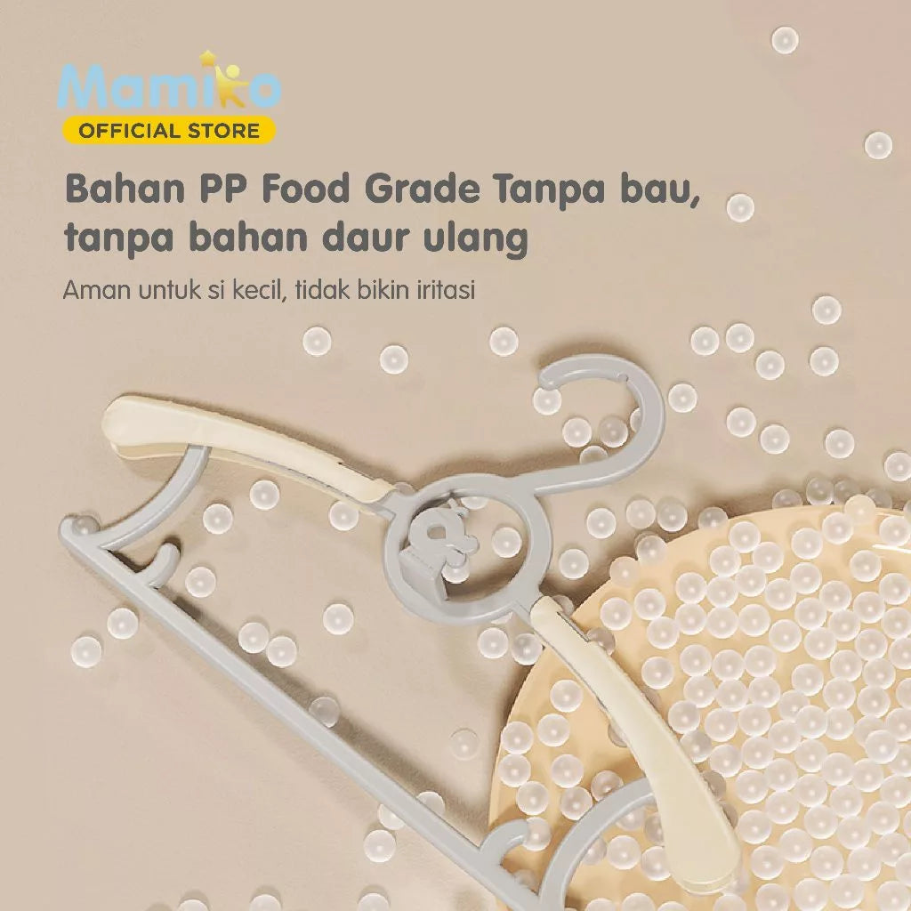 Mamiko Adjustable Clothes Hanger